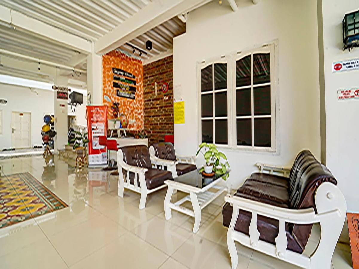 Super Oyo 91173 Guesthouse King Puntodewo Pakualaman ภายนอก รูปภาพ